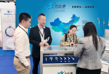 力达康携新品亮相德国骨科年会获外国专家认同